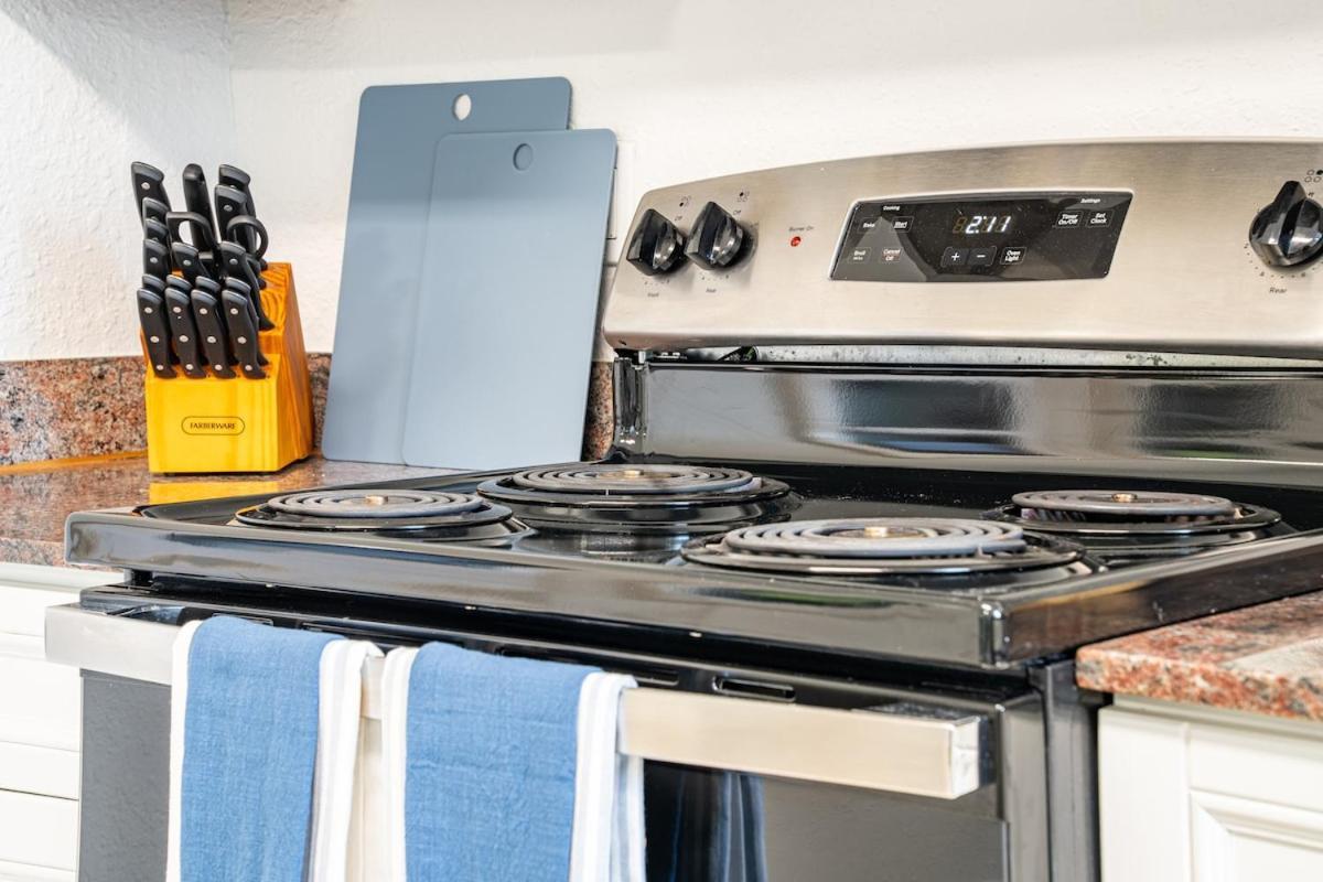 3bd Wpool And Covered Patio 10 Min To Fll *