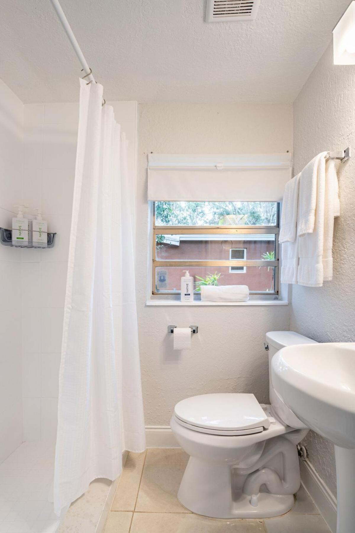 3bd Wpool And Covered Patio 10 Min To Fll Fort Lauderdale
